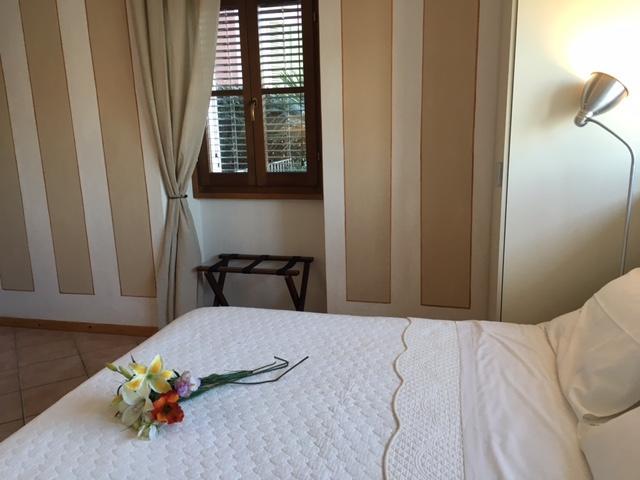 Residenza Erbaluna Оджеббио Номер фото